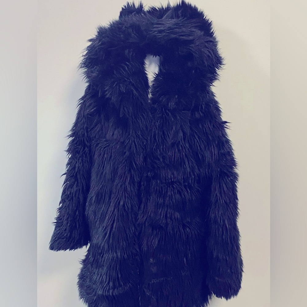 Black wolf women’s classic faux fur coat